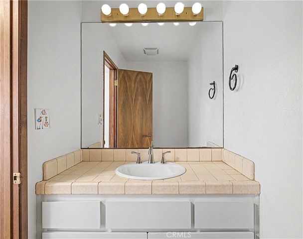 214 Topaz Street, Redondo Beach, CA 90277