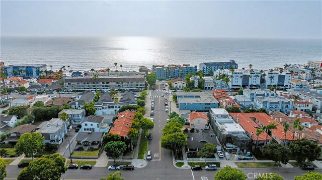 214 Topaz Street, Redondo Beach, CA 90277