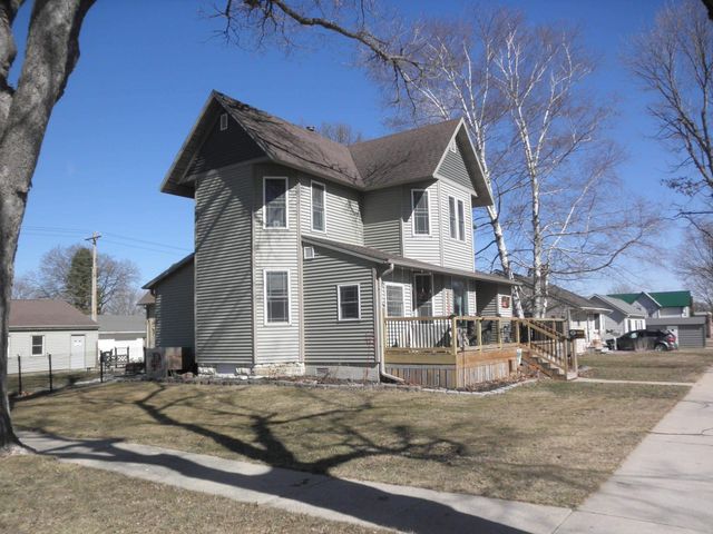 1105 Pleasant Street, Osage, IA 50461