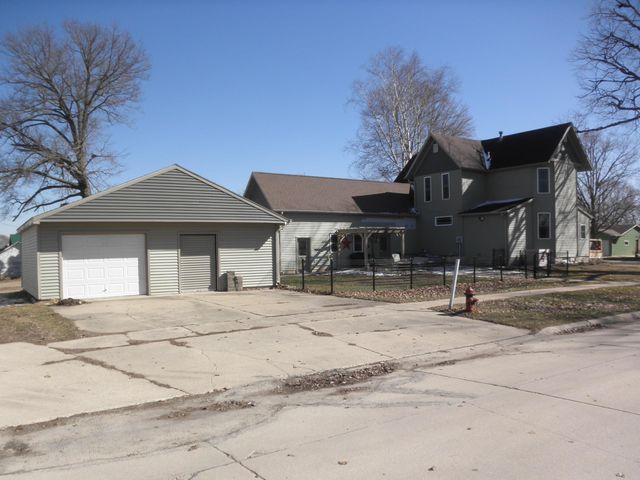 1105 Pleasant Street, Osage, IA 50461