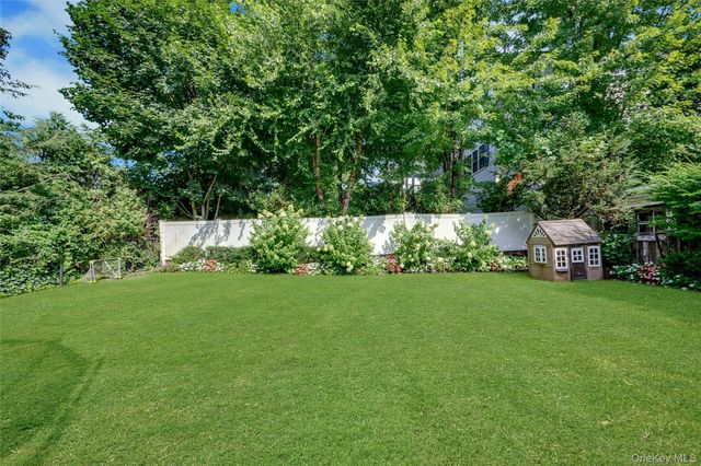23 Holly Place, Larchmont, NY 10538