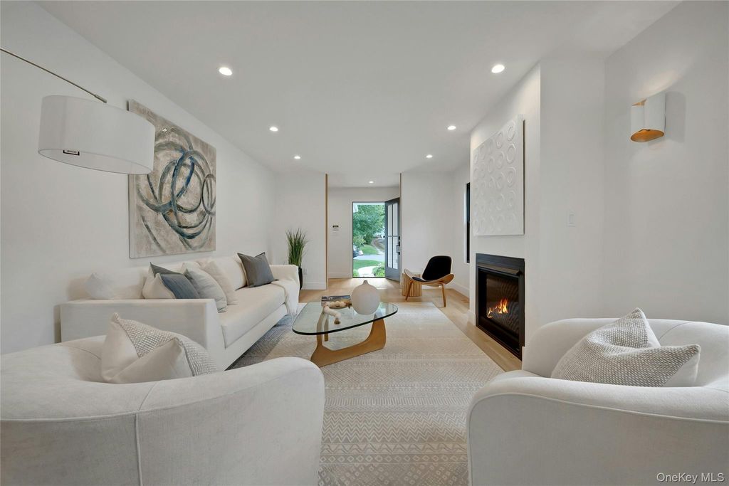 23 Holly Place, Larchmont, NY 10538 — photo 5