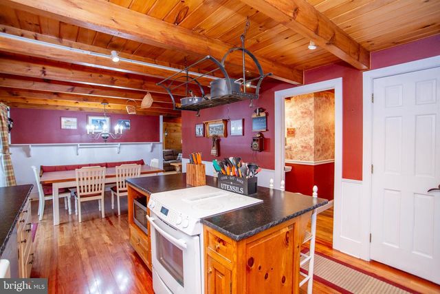 816 ROSEMONT RINGOES RD, Stockton, NJ 08559