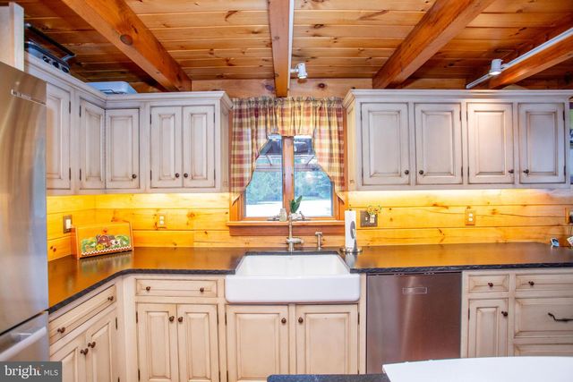 816 ROSEMONT RINGOES RD, Stockton, NJ 08559