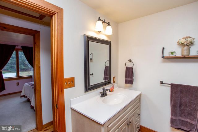 816 ROSEMONT RINGOES RD, Stockton, NJ 08559