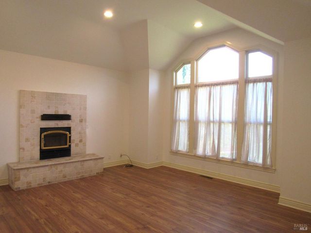 1005 Ray Ct, Sonoma, CA 95476