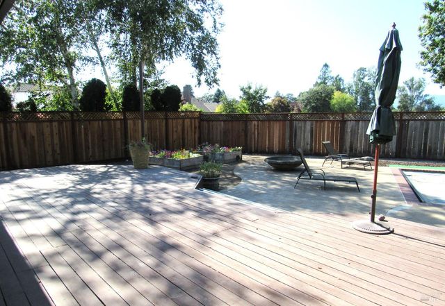 1005 Ray Ct, Sonoma, CA 95476