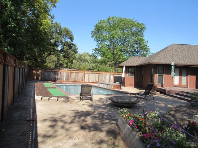 1005 Ray Ct, Sonoma, CA 95476