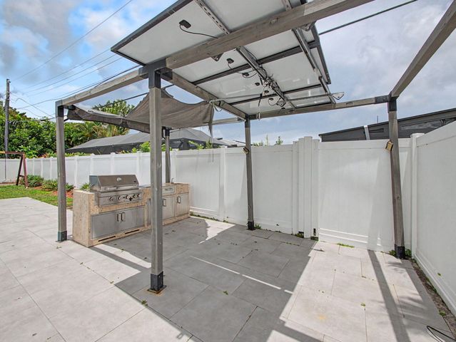 108 Orchard Ridge Lane, Boca Raton, FL 33431
