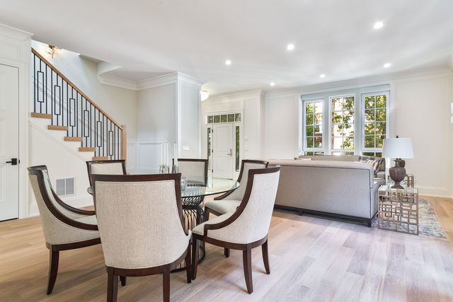 1633 W Balmoral Avenue, Chicago, IL 60640