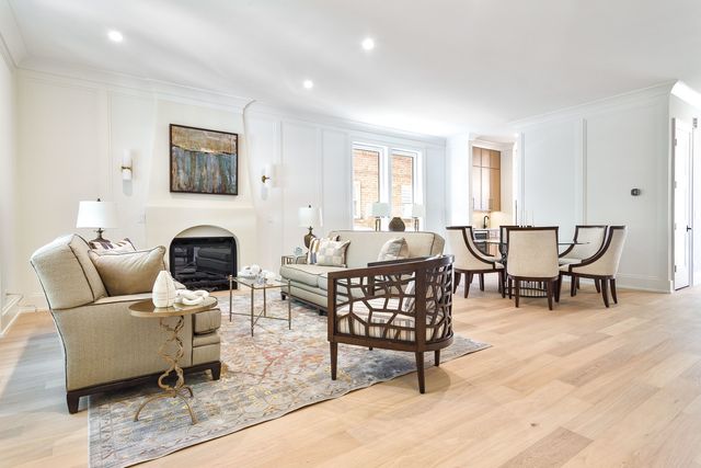 1633 W Balmoral Avenue, Chicago, IL 60640