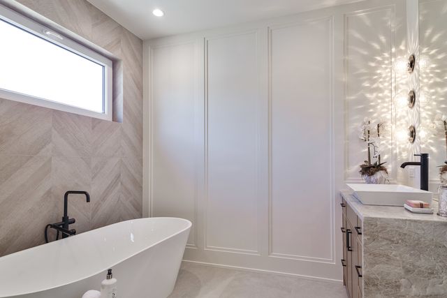 1633 W Balmoral Avenue, Chicago, IL 60640