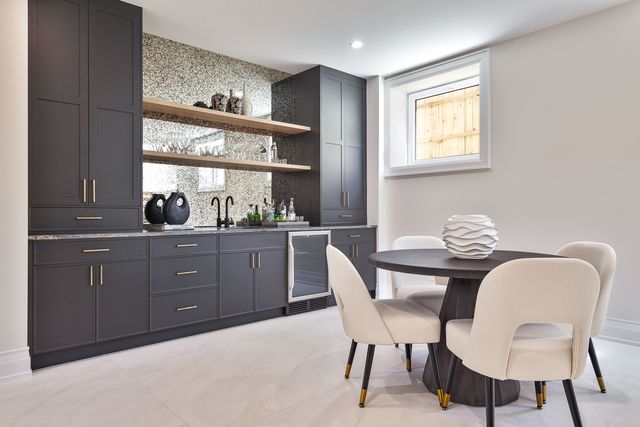 1633 W Balmoral Avenue, Chicago, IL 60640