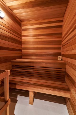 1633 W Balmoral Avenue, Chicago, IL 60640