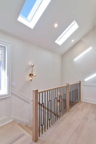 1633 W Balmoral Avenue, Chicago, IL 60640