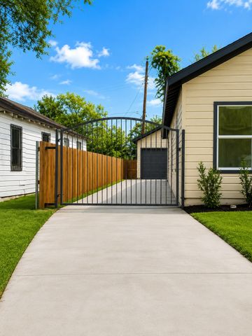 3608 Latimer Street, Dallas, TX 75215