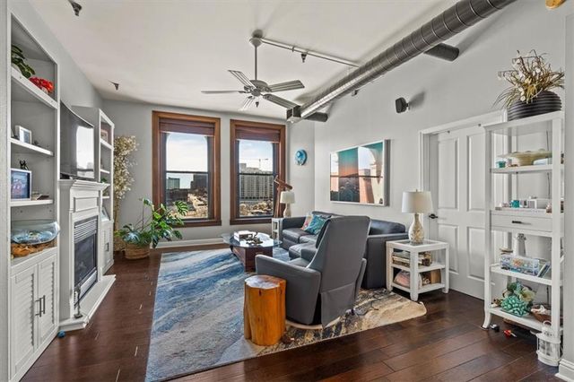 612 Central Street 503, Kansas City, MO 64105