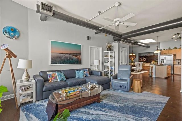 612 Central Street 503, Kansas City, MO 64105