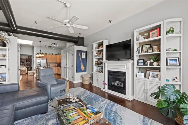 612 Central Street 503, Kansas City, MO 64105