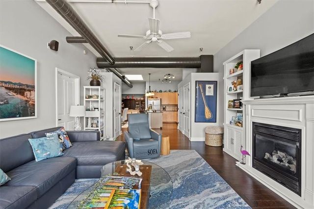 612 Central Street 503, Kansas City, MO 64105