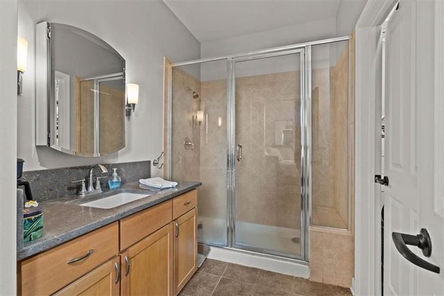 612 Central Street 503, Kansas City, MO 64105