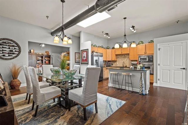 612 Central Street 503, Kansas City, MO 64105