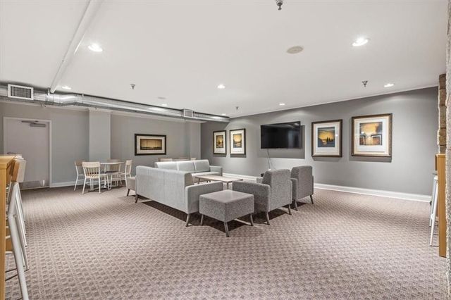 612 Central Street 503, Kansas City, MO 64105