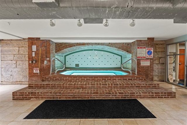 612 Central Street 503, Kansas City, MO 64105