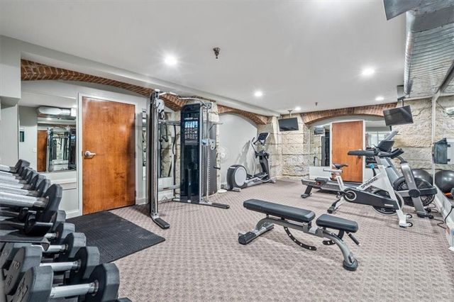612 Central Street 503, Kansas City, MO 64105