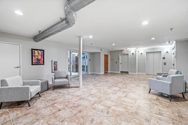 612 Central Street 503, Kansas City, MO 64105