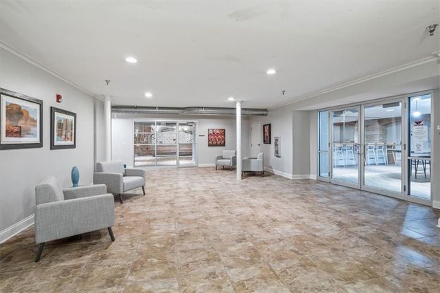 612 Central Street 503, Kansas City, MO 64105