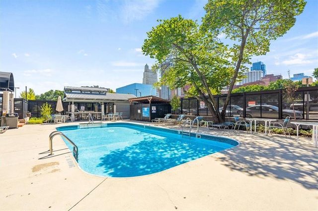 612 Central Street 503, Kansas City, MO 64105