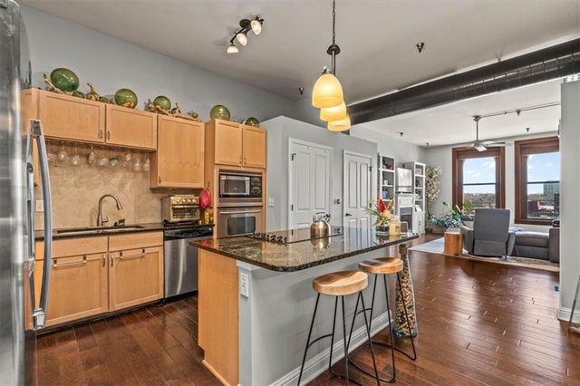 612 Central Street 503, Kansas City, MO 64105