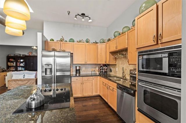 612 Central Street 503, Kansas City, MO 64105