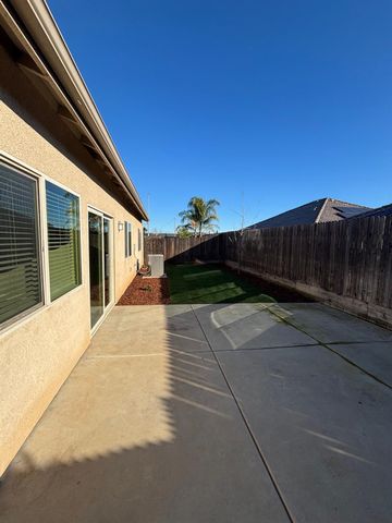 6248 E Farrin Avenue, Fresno, CA 93727