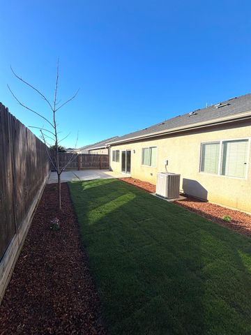 6248 E Farrin Avenue, Fresno, CA 93727