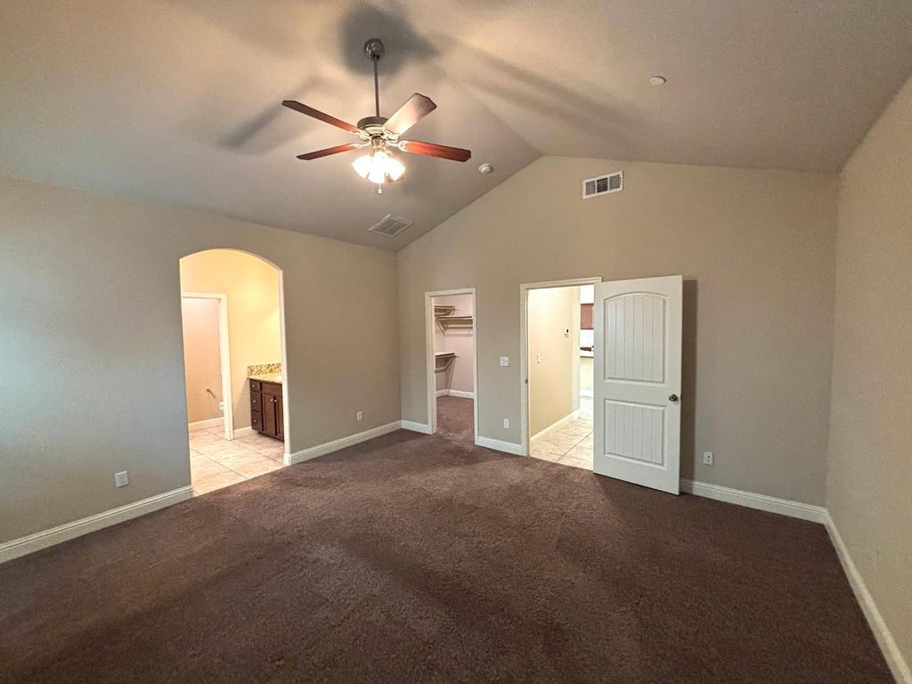 Image 20 of property listing at 6248 E Farrin Avenue, Fresno, CA 93727