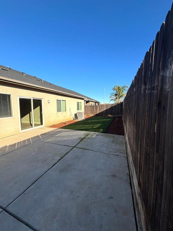 Image 26 of property listing at 6248 E Farrin Avenue, Fresno, CA 93727