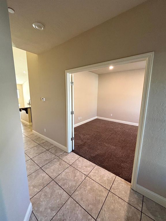 Image 5 of property listing at 6248 E Farrin Avenue, Fresno, CA 93727