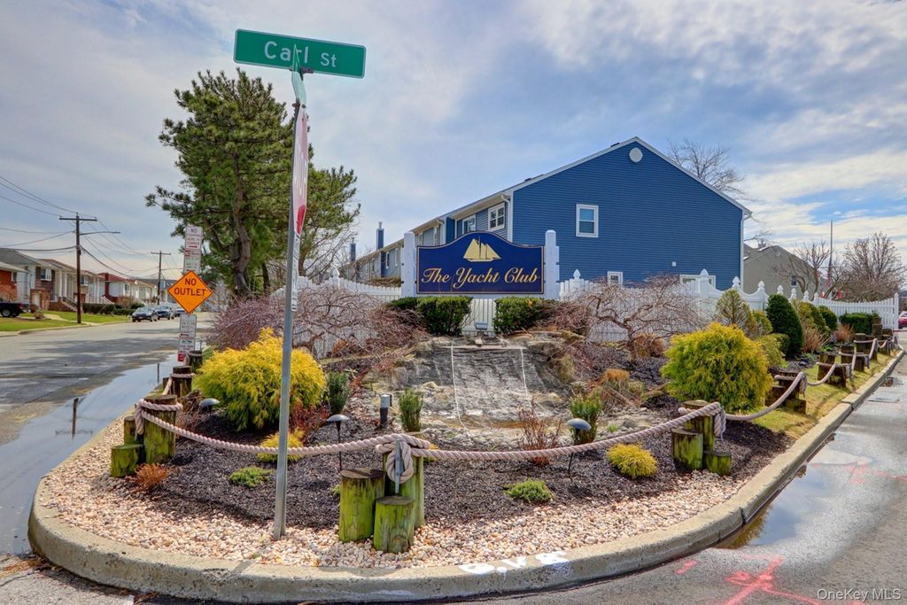 100 Baker Court 47, Island Park, NY 11558 — exterior