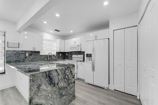 6346 SW 136th Ct 110-H, Miami, FL 33183