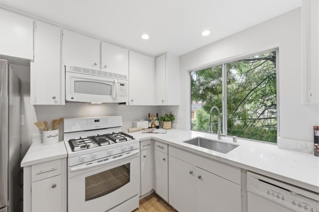 Image 14 of property listing at 3408 Spyglass Drive, San Mateo, CA 94403