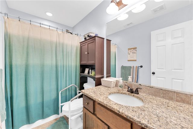 402 W Worchester, Siloam Springs, AR 72761