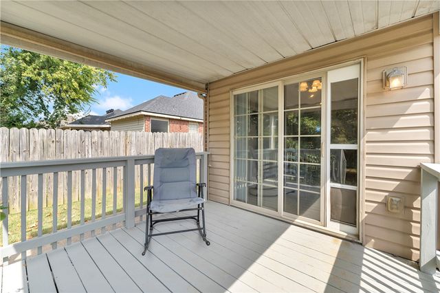 402 W Worchester, Siloam Springs, AR 72761