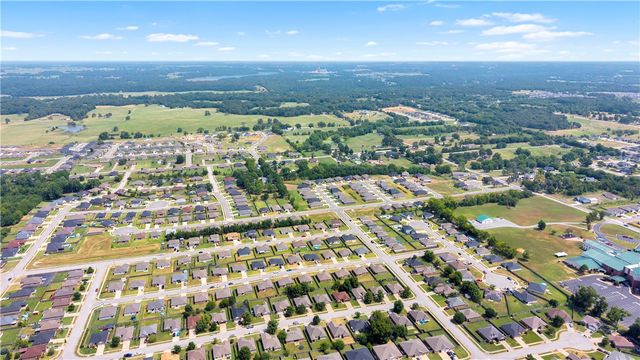 402 W Worchester, Siloam Springs, AR 72761