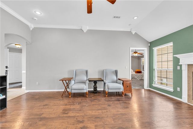 402 W Worchester, Siloam Springs, AR 72761
