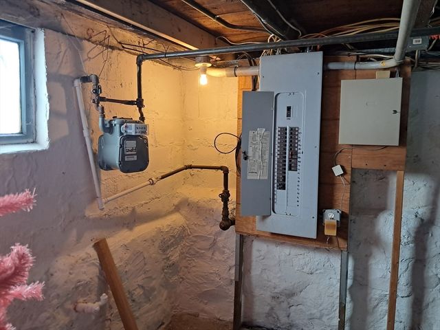 187 Hamilton St, Saugus, MA 01906