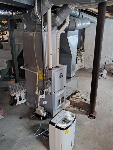 187 Hamilton St, Saugus, MA 01906