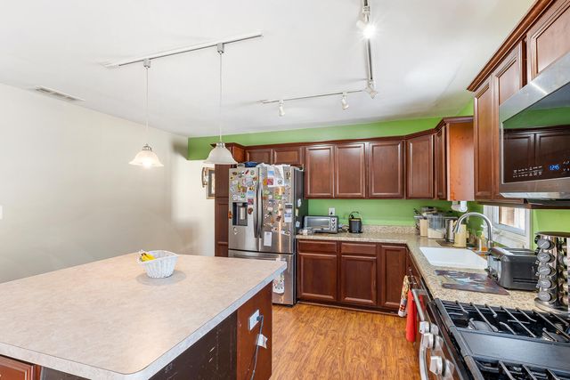 1749 Green Meadow Lane, Chesterton, IN 46304