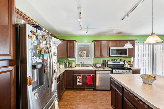 1749 Green Meadow Lane, Chesterton, IN 46304